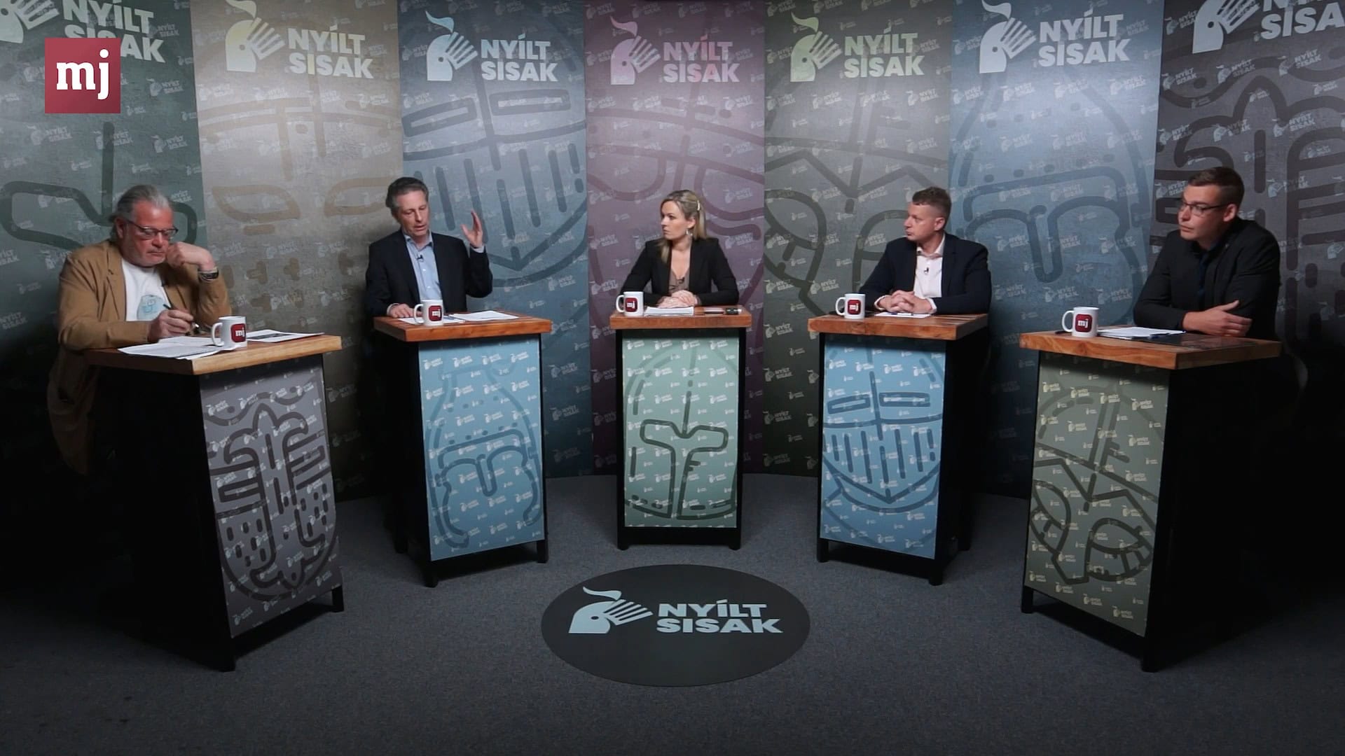 Vendégek: Fiala János (riporter), Schiffer András (ügyvéd), Kónyi-Kiss Botond (a Hatvannégy Vármegye Ifjúsági Mozgalom alelnöke) Tóth Máté (ügyvéd, energiajogász) Szerkesztő-műsorvezető: Gulyás Anita 00:00:00 Magyar Péter pártja 00:42:09 Digitális állampolgárság